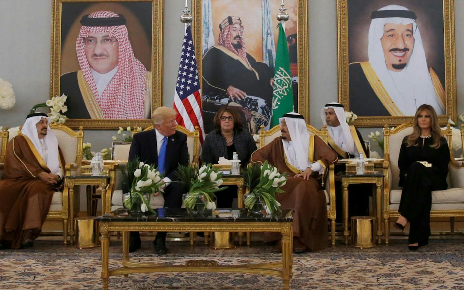 Freundlicher Empfang in Riad: König Salman mit Donald Trump und dessen Frau Melania.