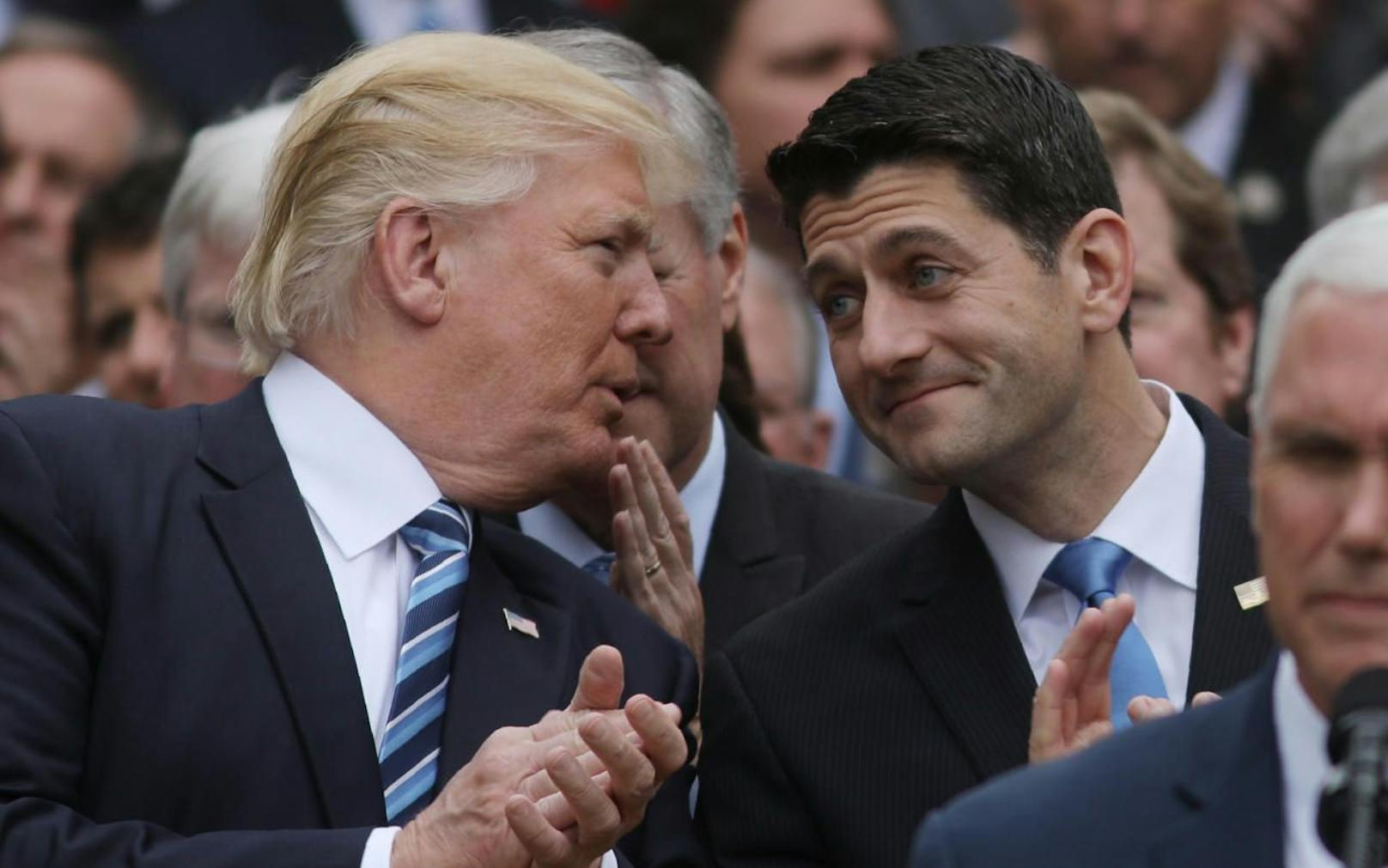 US-Präsident Donald Trump mit dem Sprecher des Repräsentantenhauses Paul Ryan.