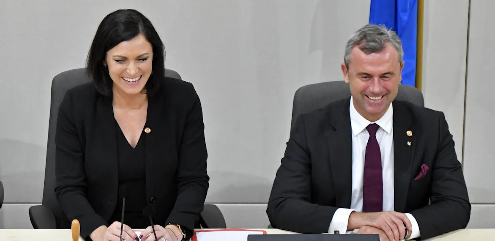 Elisabeth Köstinger (ÖVP) und Norbert Hofer (FPÖ) legen die Papiere am Dienstag auf den Tisch.