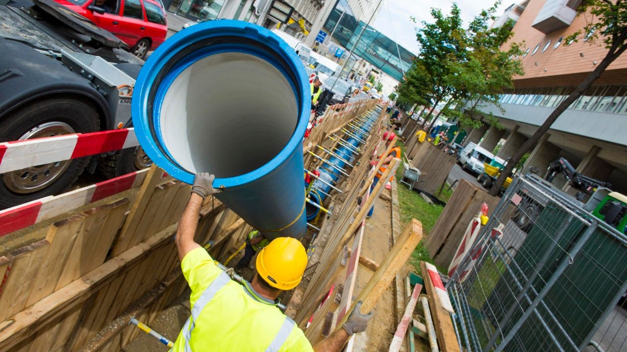 Heute.at - Stau-Alarm! Wasserrohrarbeiten am Handelskai