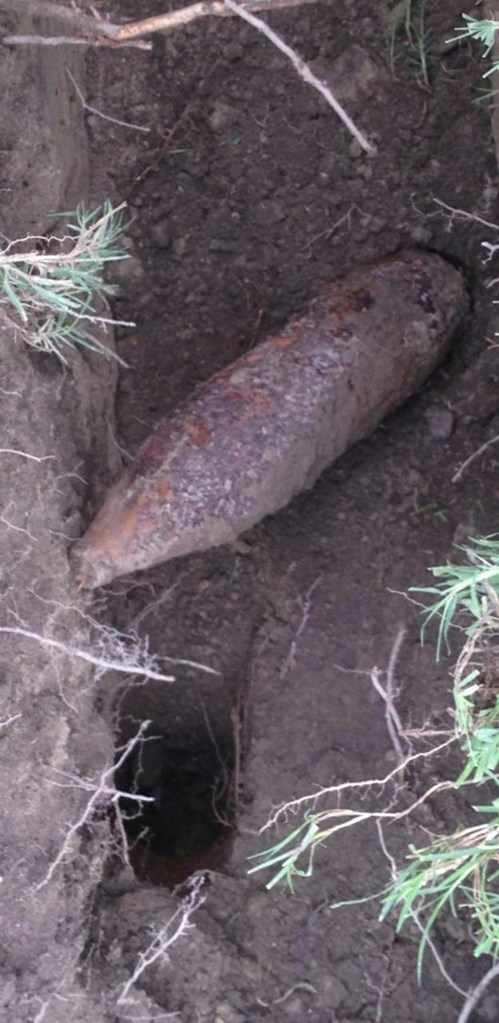 Diese Artilleriegranate war seit über 70 Jahren im Augarten vergraben.