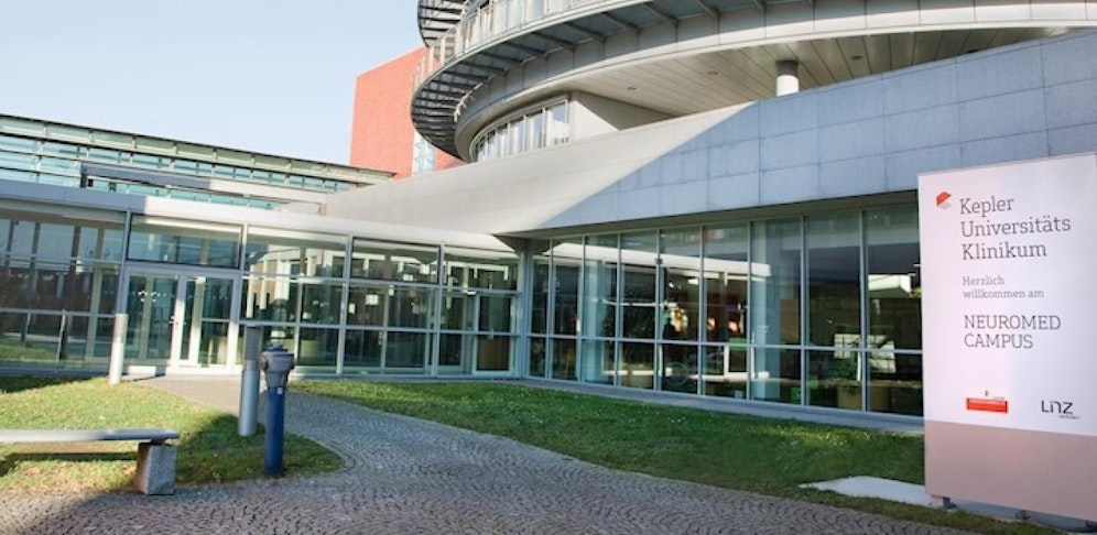 Es tut sich was in der Führungsetage der Universitätsklinik in Linz.