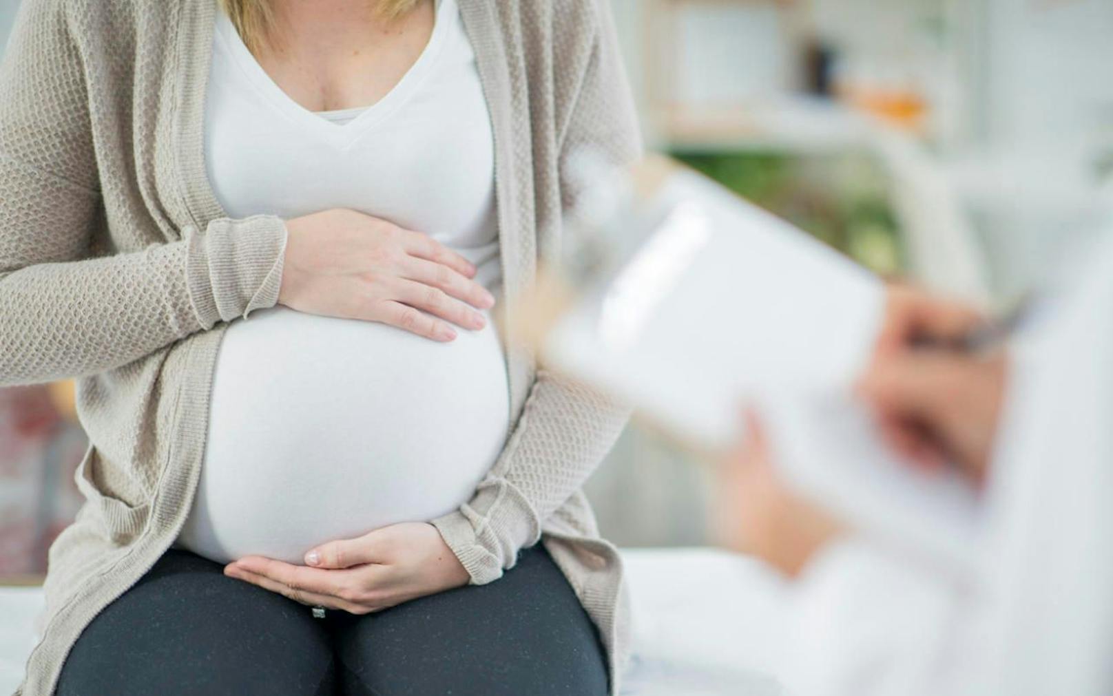Angesichts der neuen Maßnahmen wegen des Coronavirus sind viele Schwangere verunsichert. 