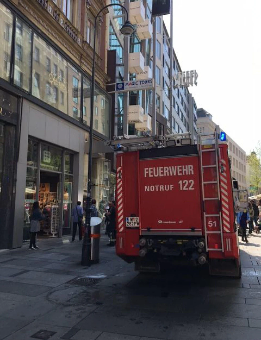 Ein Mitarbeiter konnte den Brand löschen.