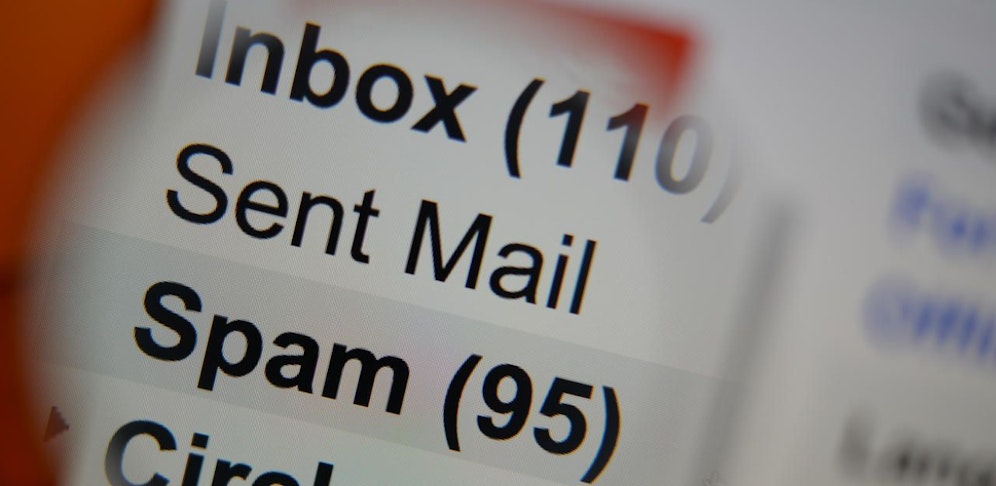 Streit um den Datenschutz bei heimischen Lehrer-Mailadressen.