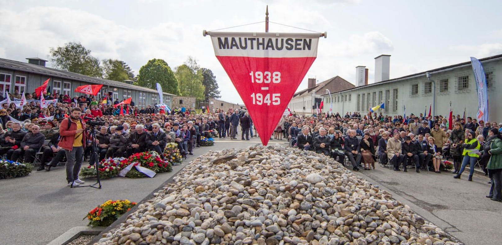 Bild einer Gedenkfeier in Mauthausen.