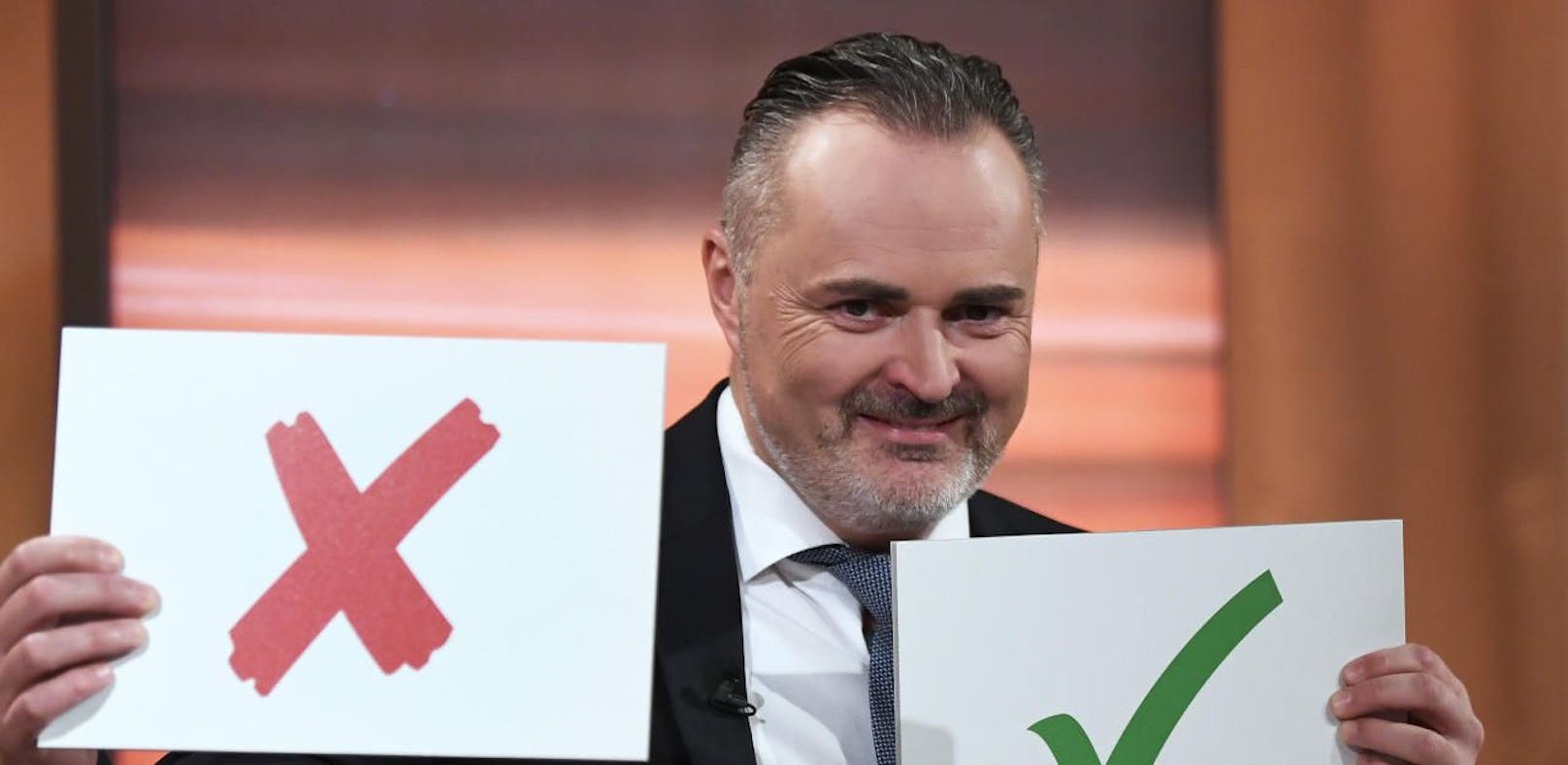 Burgenlands SPÖ-Landeshauptmann Hans Peter Doskozil kritisiert die türkis-grünen Asylpläne vehement.
