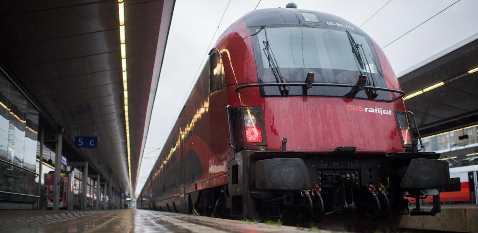 Positiver Urlauber fuhr im Zug von Wien nach Graz