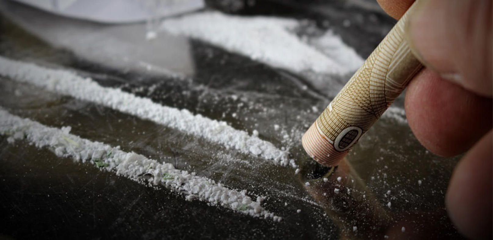 Bei der Festnahme wurden 800 Gramm hochwertiges Kokain im Wert von über 100.000 Euro sichergestellt; Symbolfoto