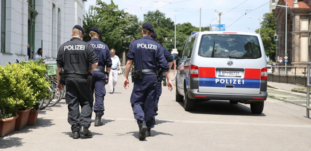 Die Beamten retteten dem Kind das Leben.