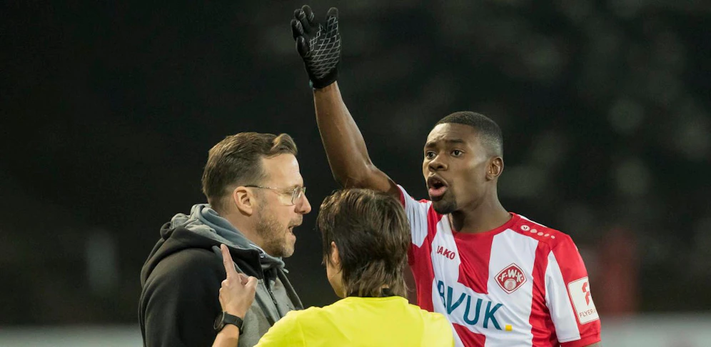 Leroy Kwadwo wurde rassistisch beleidigt.