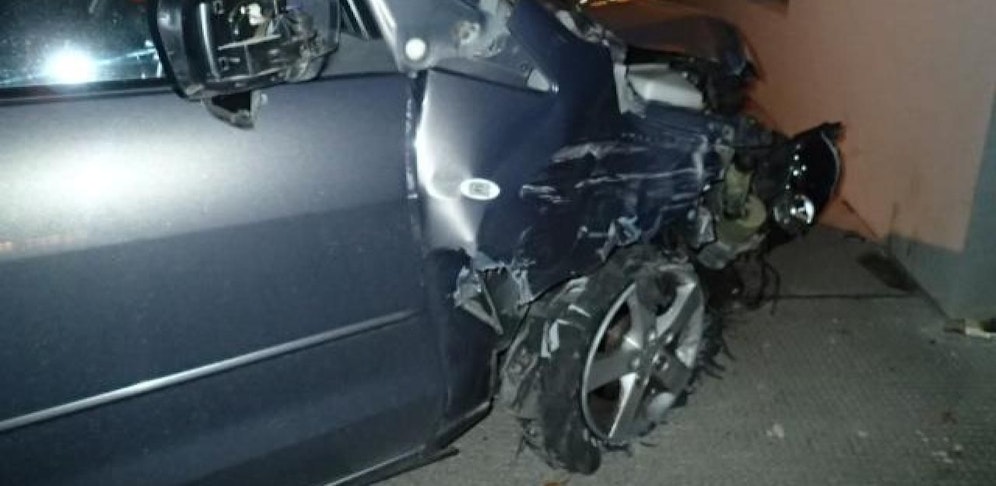 Der Alko-Lenker demolierte auf seiner Fahrt mehrere Autos. 