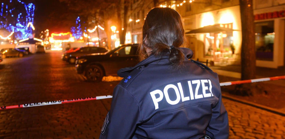 Als die Polizisten einschritten, wurden sie ebenfalls begrapscht. Symbolfoto.