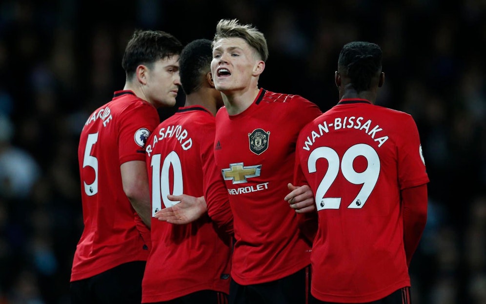 Scott McTominay feiert den United-Sieg. 
