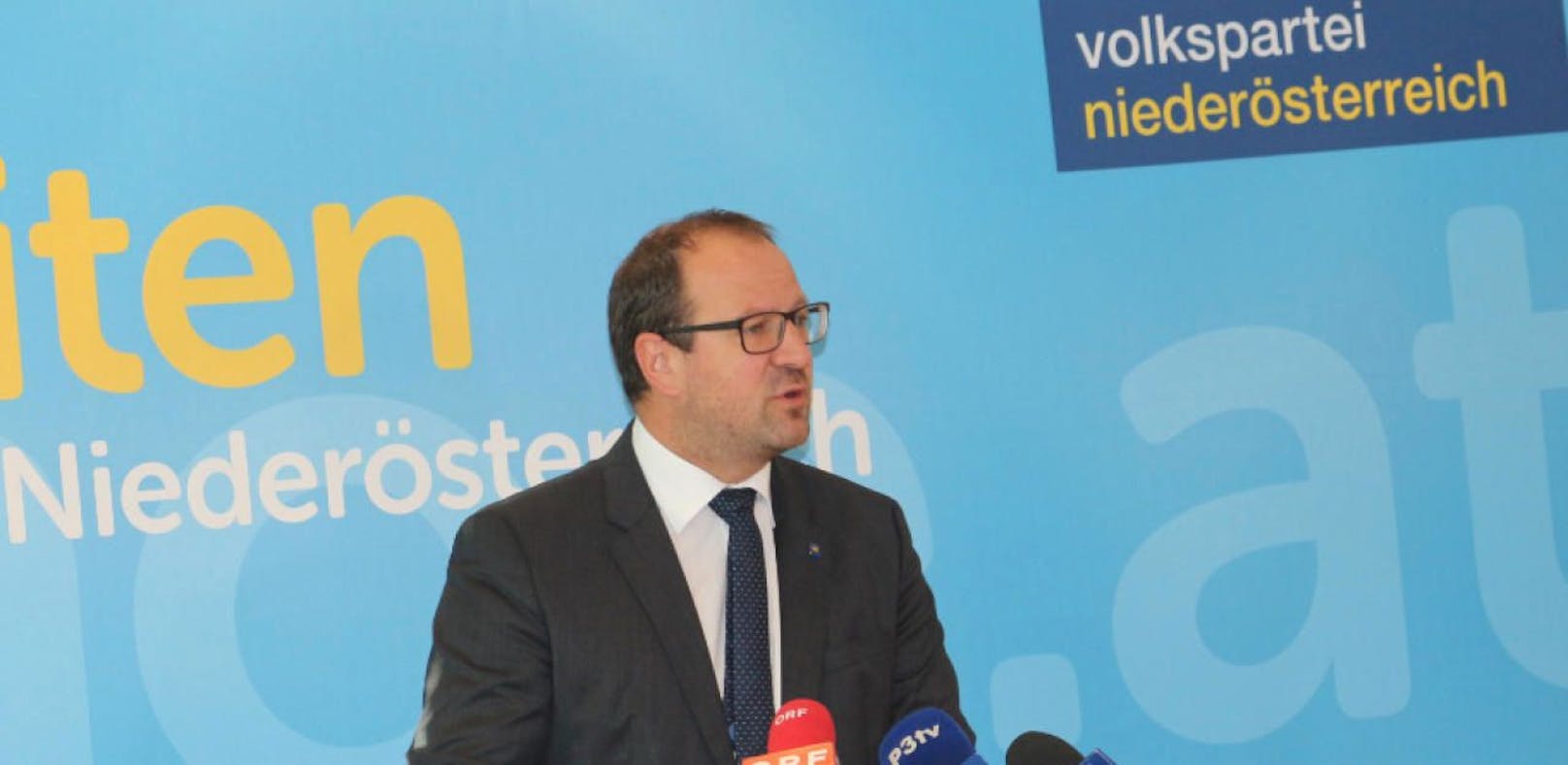 VPNÖ-Landesgeschäftsführer Bernhard Ebner spricht über Fall SPÖ-Silberstein (credit: Heute/Ros)