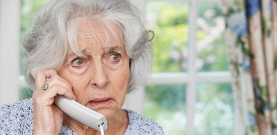 Die Telefonbetrüger haben es auf ältere Personen abgesehen.