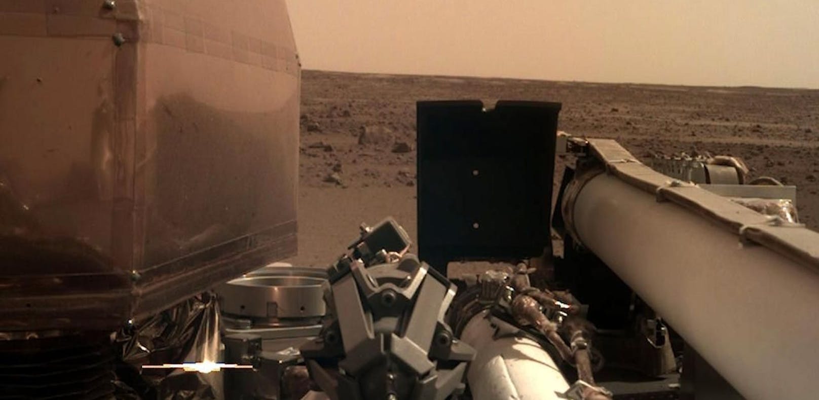 Sonde liefert erste Bilder von der Mars-Oberfläche