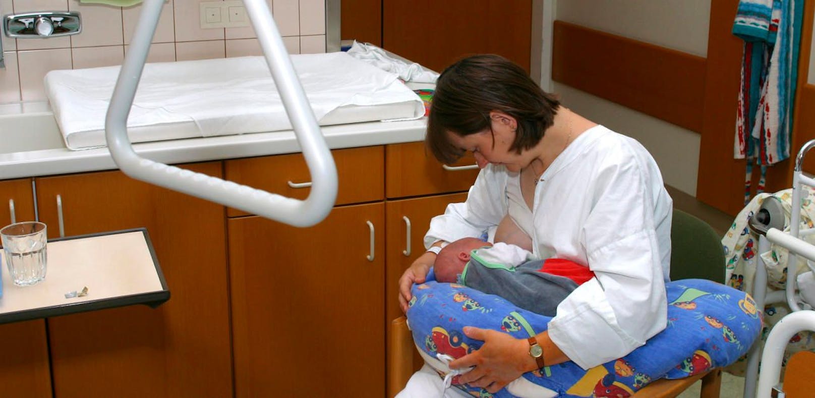 Geburtenstation schließt, Schwangere vor Verlegung