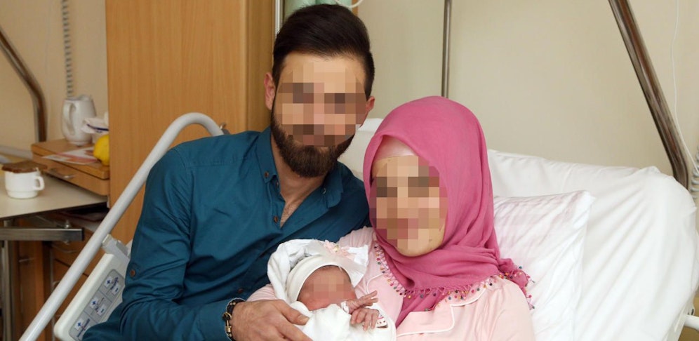 Die kleine Asel war das Neujahrsbaby 2018 und als solches der Fokus zahlreicher Hasspostings.