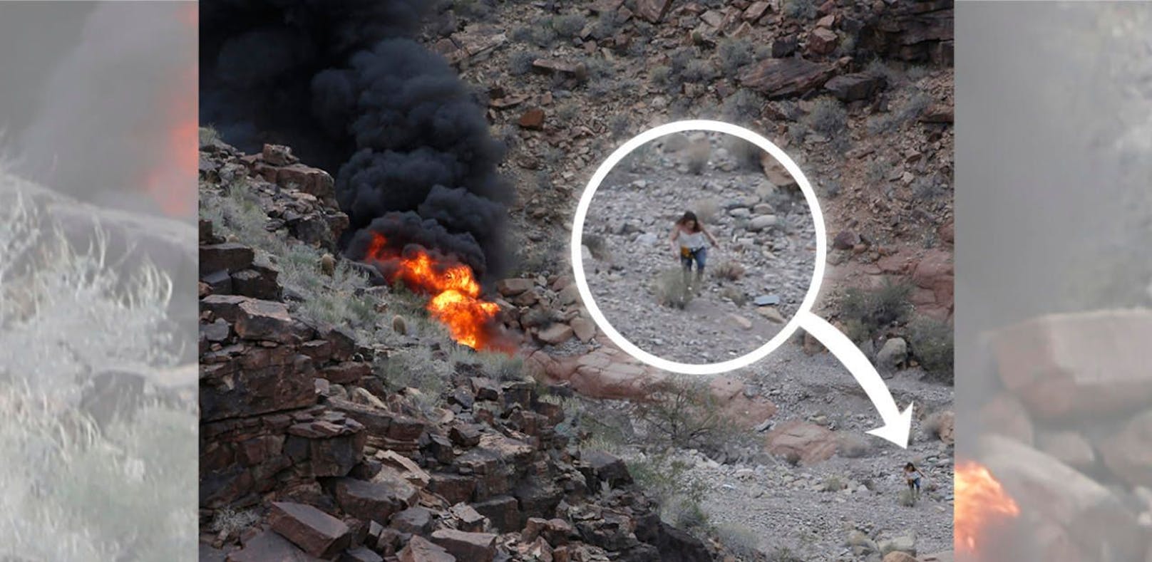 Links der brennende Helikopter, rechts die Überlebende.