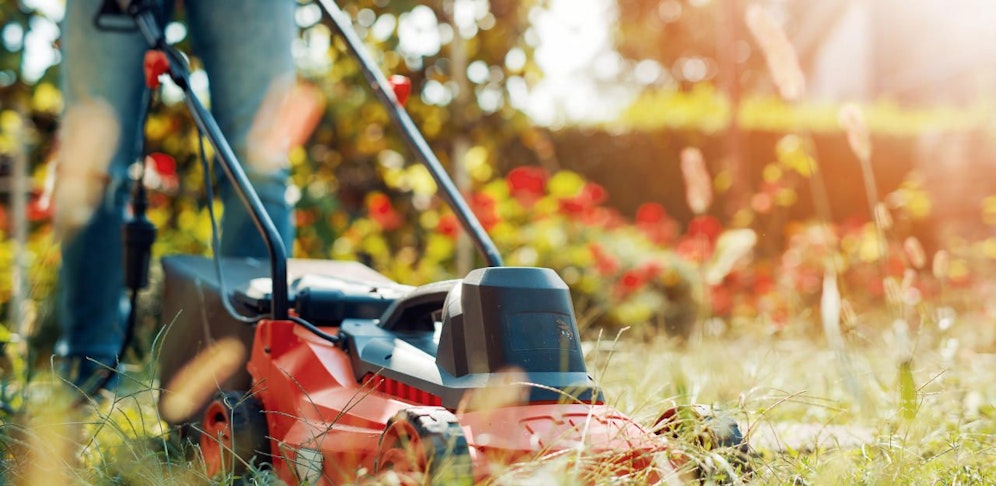 Der Mann verletzte sich bei dem Unfall schwer.