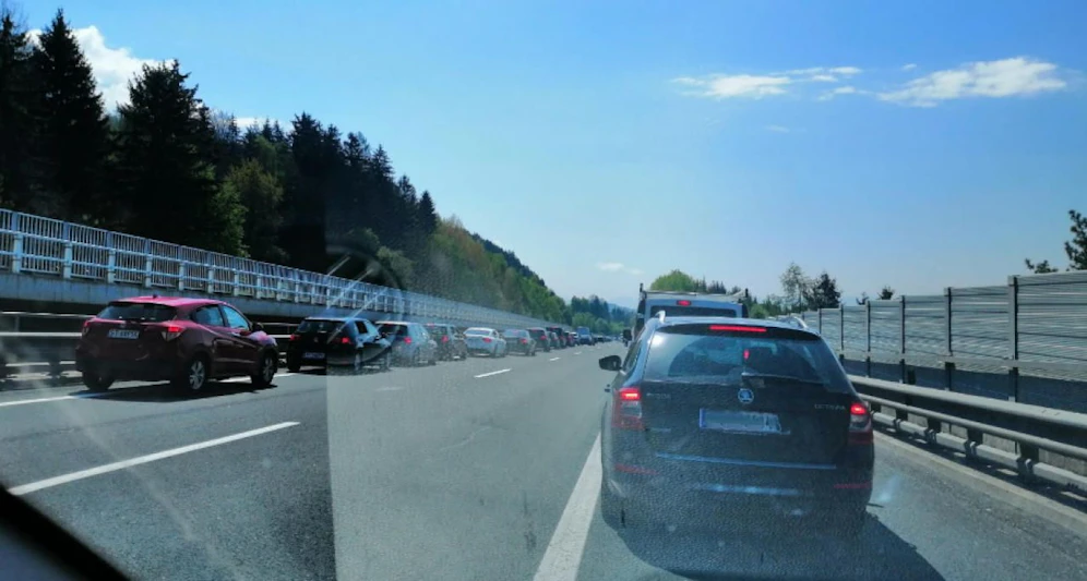 Stau auf der A2 am Weg zum Cup-Finale