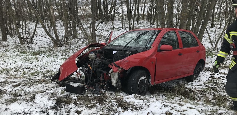 Das Auto wurde schwerst beschädigt.