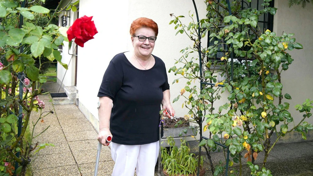 Maria Z. vor dem Haus in der Donaustadt. Sie kämpft weiter. 