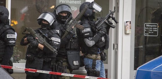 Die Polizei sperrte das Gebiet in Graz großräumig ab.