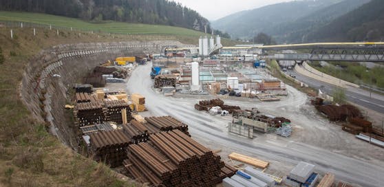 Die "AFN" fordert einen Baustopp und eine Wiederaufnahme des Genehmigungsverfahrens.