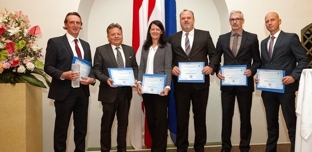 Die Top-Kriminalisten mit ihren Auszeichnungen (credit: Ferdinand Germadnik)