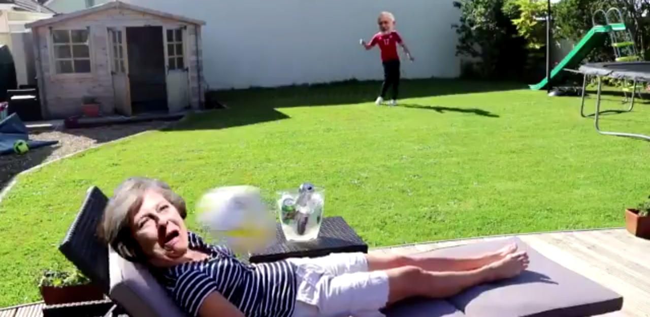 Heute.at - Mays Eigentor: So lacht das Internet über die Wahl