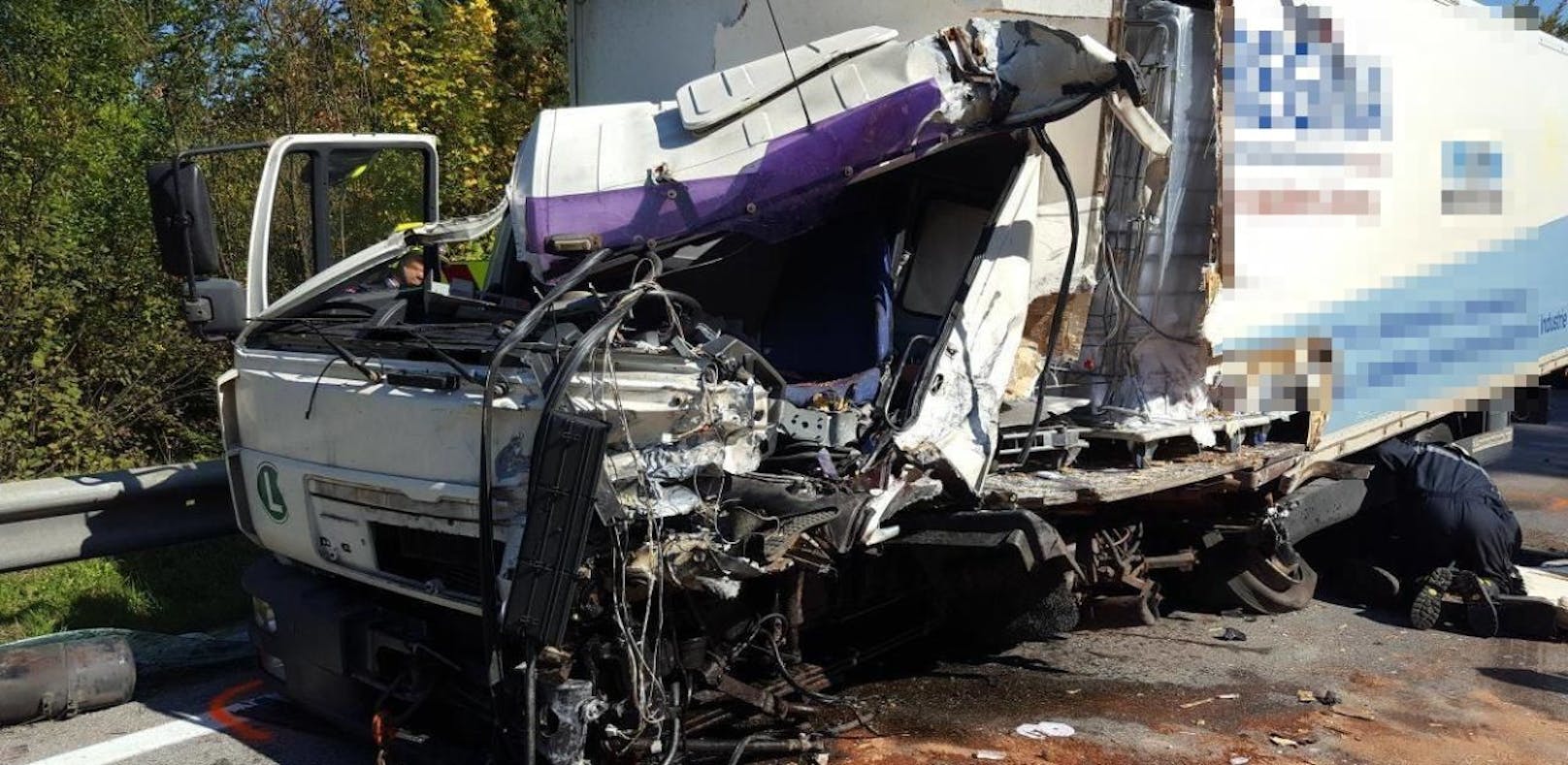 Crash zweier Lkw fordert einen Schwerverletzten