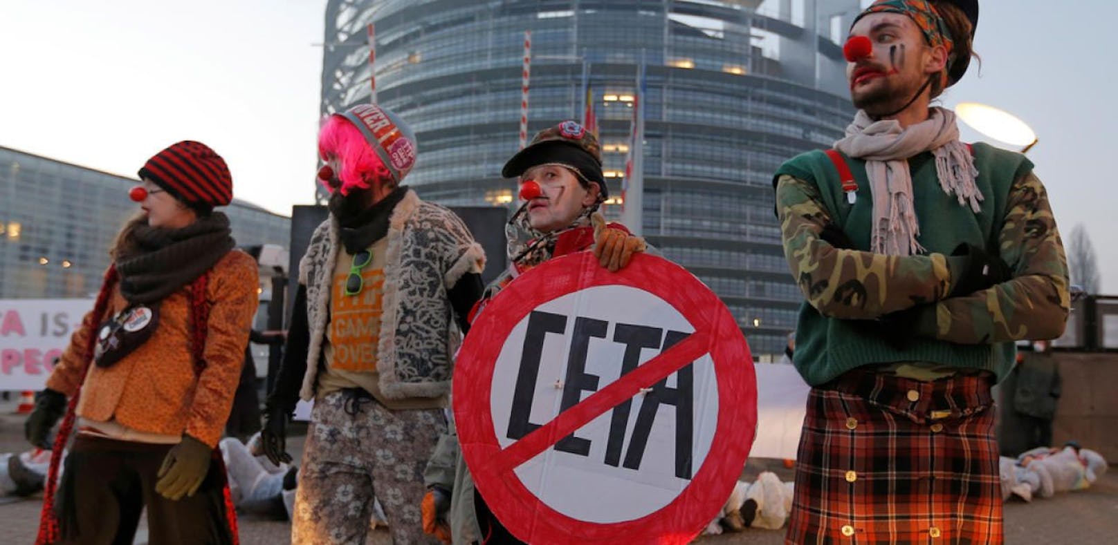 CETA-Protest vor dem EU-Parlament.