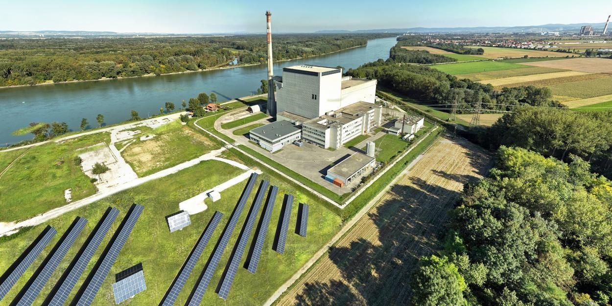 Das AKW Zwentendorf mit seiner Photovoltaik-Anlage. 