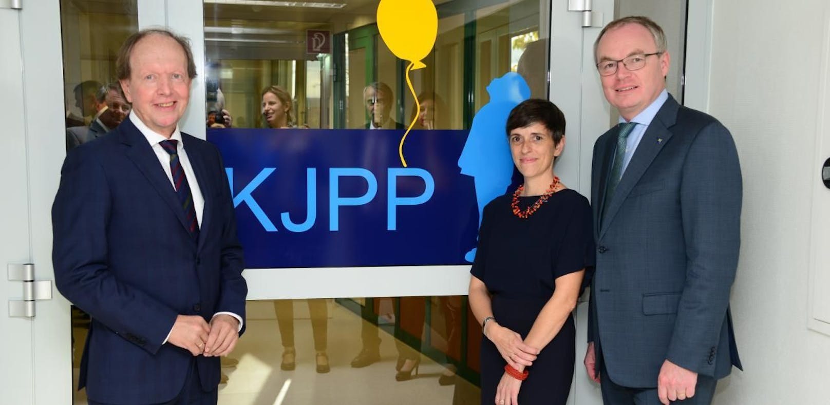 Regionalmanager Andreas Reifschneider, Leiterin Dr. Ursula Marinitsch sowie Landesvize Stephan Pernkopf eröffneten die neue Tagesklinik.