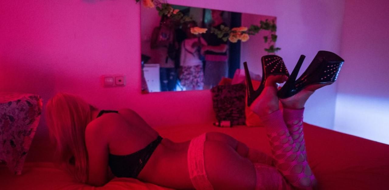 Der Kunde war mit der Dienstleistung im Laufhaus alles andere als zufrieden.