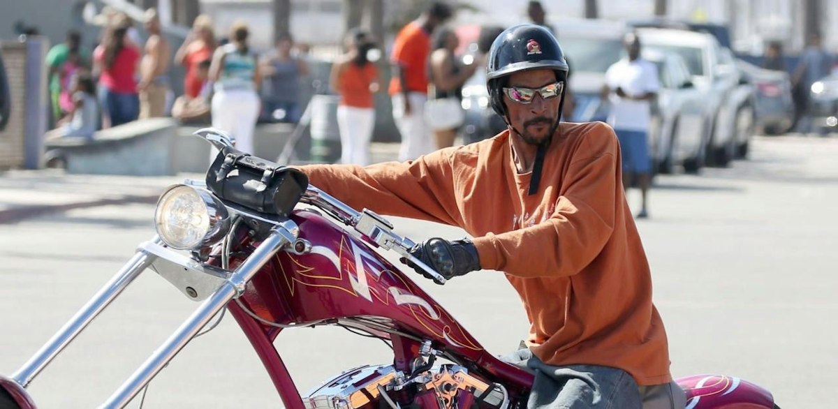 Szene – Snoop Dogg führt seine Chopper spazieren | Heute.at