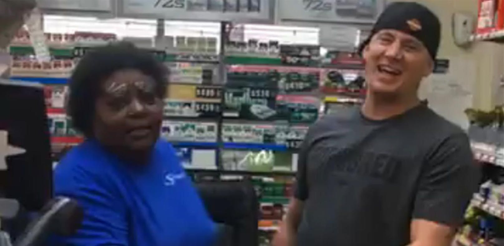 Magic Mike tanzt mit Supermarkt-Kassiererin