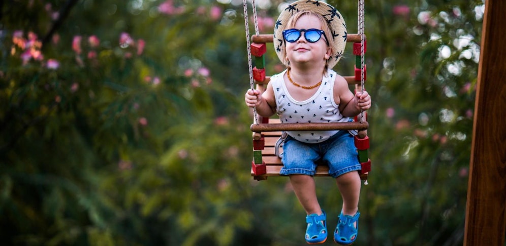 Der VKI testete 17 Sonnenbrillen für Kinder. 