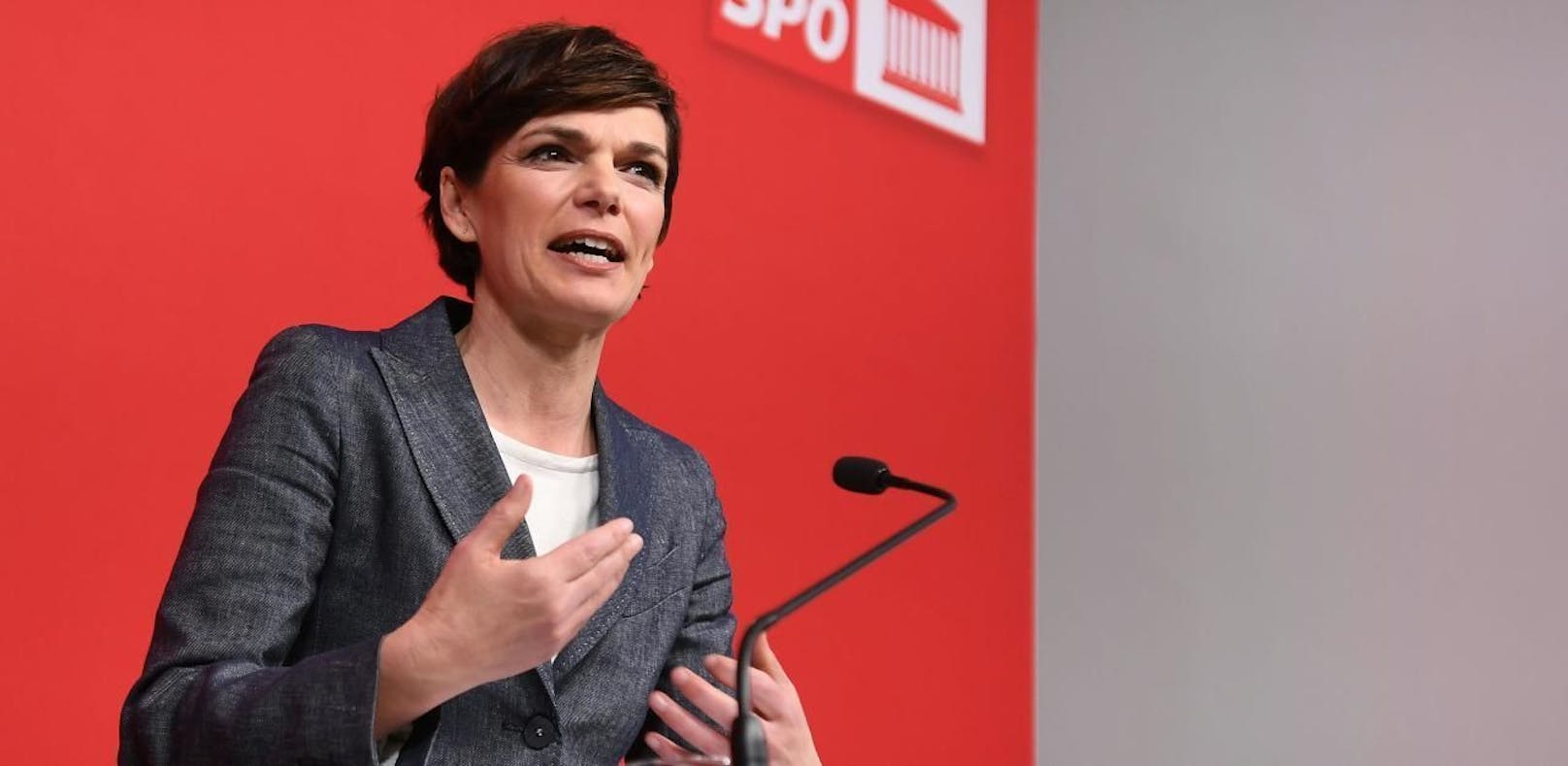 SPÖ-Chefin Pamela Rendi-Wagner legt sich keine Latte bei der Mitgliederbefragung.