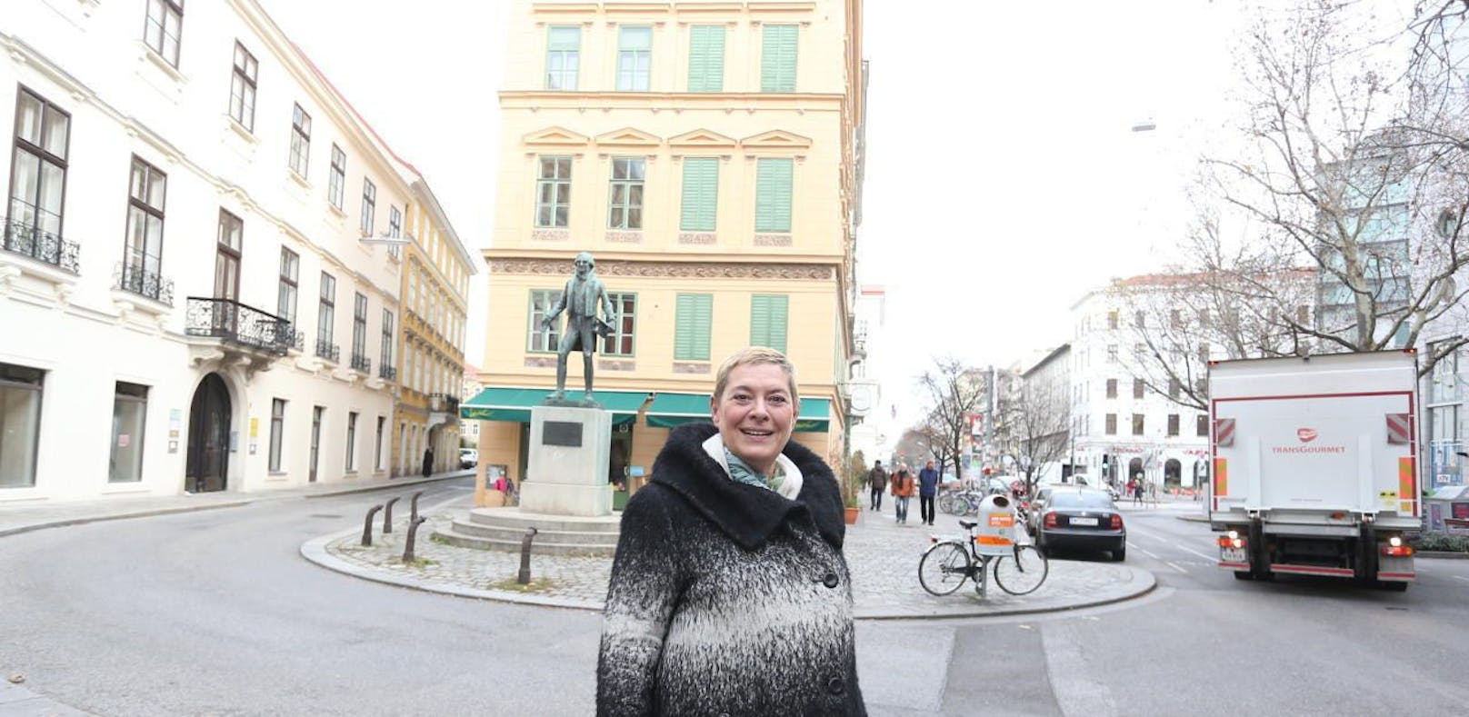 Die grüne Leopoldstädter Bezirkschefin Uschi Lichtenegger in der Praterstraße,  einem ihrer Groß-Projekte für die nächsten Jahre.