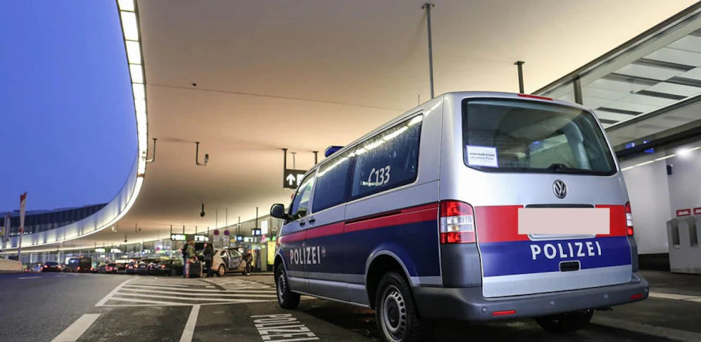 Polizei ermittelt am Airport.