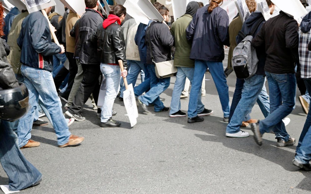 Gleich drei Kundgebungen werden am Samstag für Verzögerungen sorgen (Symbolbild). (c) iStock