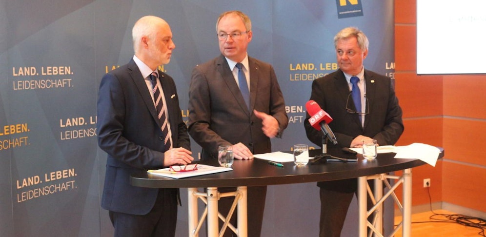 Patientenanwalt Gerald Bachinger, Landeshauptfrau-Stellvertreter Stephan Pernkopf und der medizinische Geschäftsführer der NÖ Landeskliniken-Holding Markus Klamminger (v.l.).