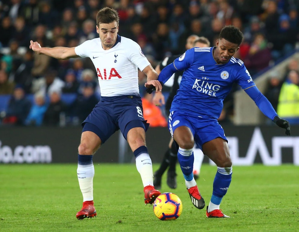 Demarai Gray spielt für Leicester City. 