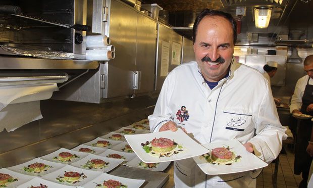 Heute.at - Star-Koch Lafer zeigt sich selbst bei Finanz an