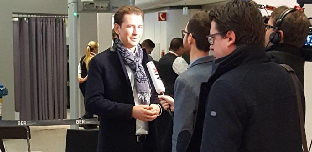 Sebastian kurz vor Reiseantritt in Berlin nach Wien.