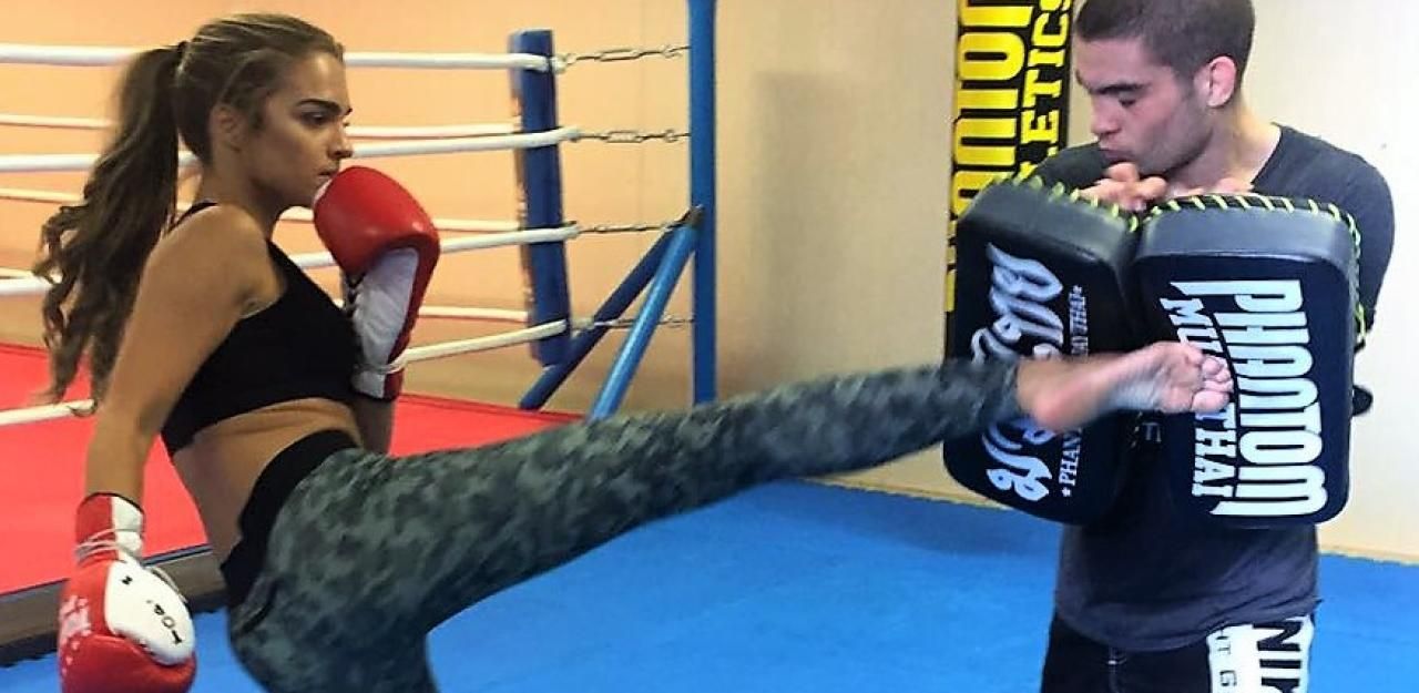 Heute.at - Training mit Miss OÖ: Bianca kickt gut