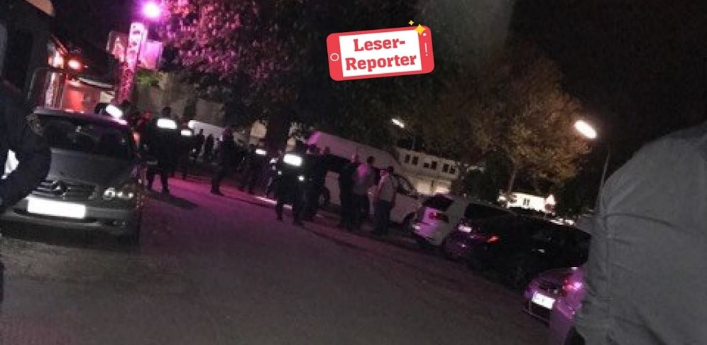 Am späten Samstagabend stürmten rund 20 WEGA-Beamte den Club Village in Wien-Favoriten. Samstagfrüh war dort ein Mann angeschossen worden.